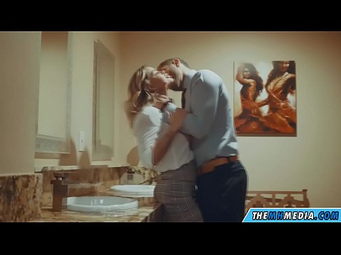 ❤️ کله چې یو ښکلی سپین رنګ تاسو په عامه تشناب کې جذبوي ️❌  په ps.xxxbunker.ru